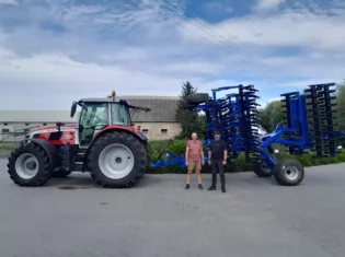 Nowy sprzęt rolniczy w gospodarstwie Pana Sławka – brona talerzowa BTH 500